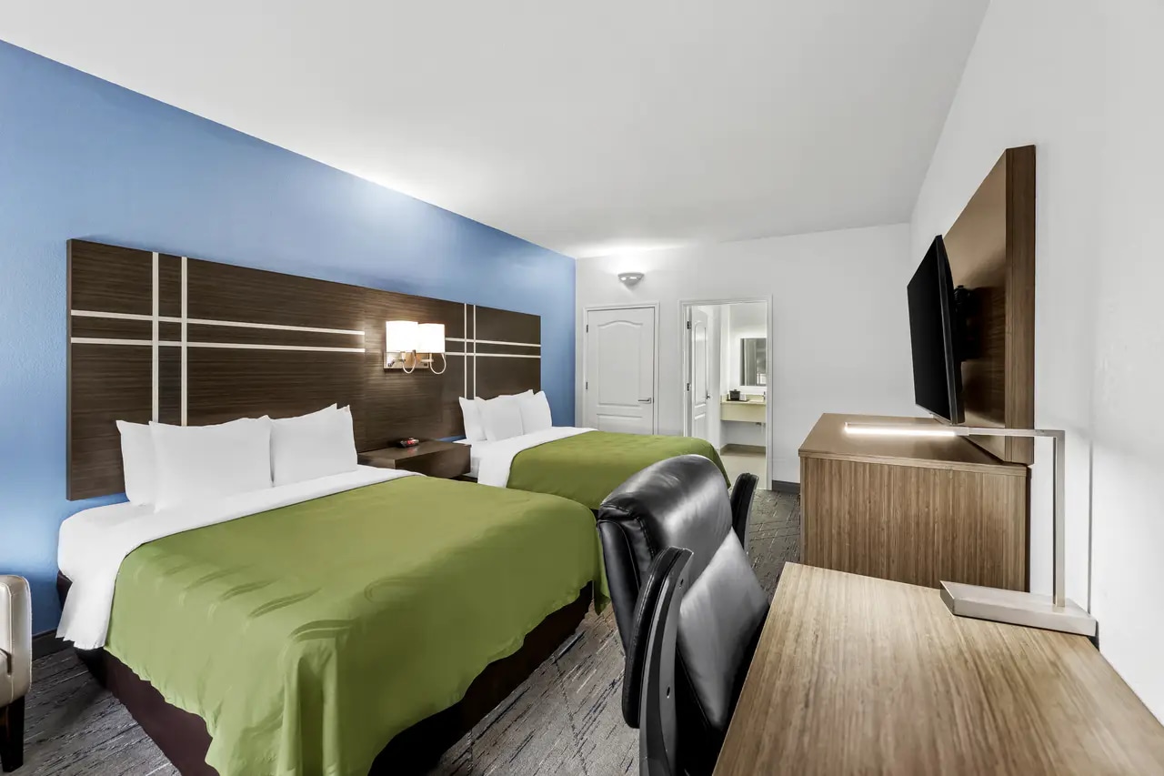 Guest room with king