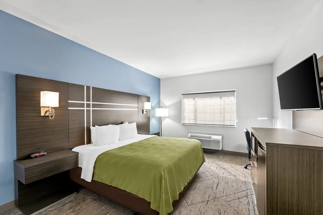 Guest room with king